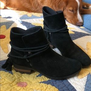 Sorel Black Booties with Ankle Strings